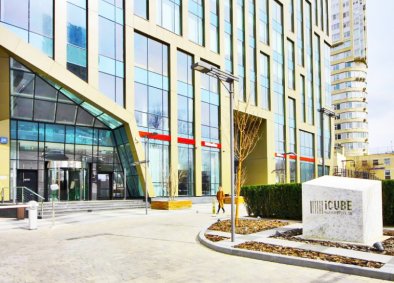 Фитнес-зона и кафе на территории