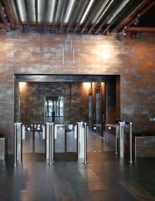 Круглосуточная охрана, видеонаблюдение и контроль доступа