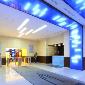 «Умное» здание с автоматизированными системами (климат-контроль, освещение)