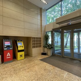 Высота потолков: 3,0–3,5 м