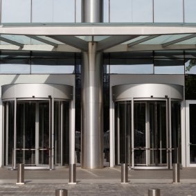  Круглосуточная охрана и видеонаблюдение