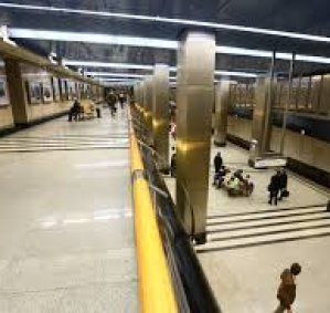 До станции метро «Выставочная» и «Деловой центр» 2 минуты пешком