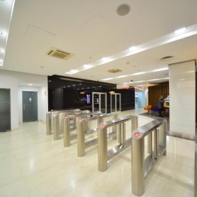 Пропускная система с электронными картами