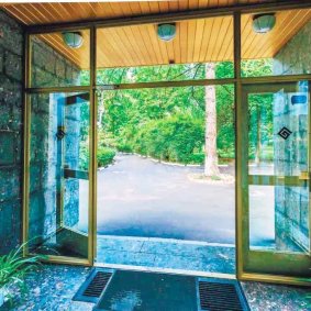 Высота потолков – 2,8–3,2 м