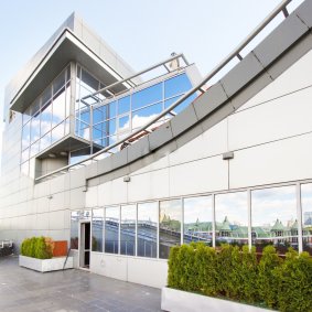 11-этажное здание с панорамным остеклением