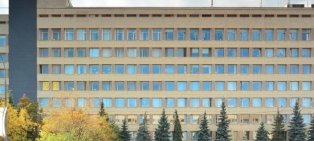 Современный стеклянный фасад