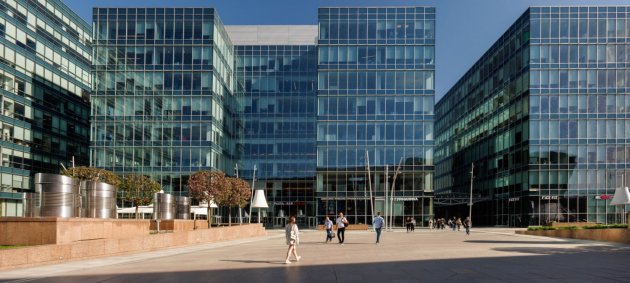 Уникальная архитектура с атриумом и зимним садом