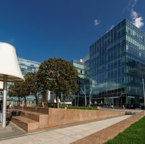 Собственный парк с зонами отдыха