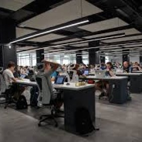 Гибкие планировки (open space, кабинеты)