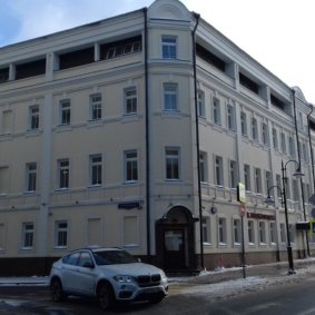 Высота потолков: 3,2–3,7 м