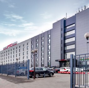 Наземная парковка (50 мест)