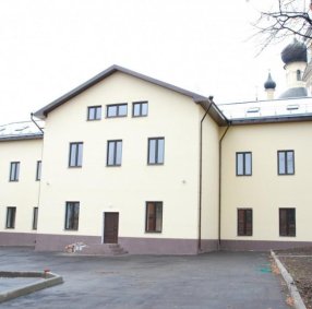 Панорамные окна с естественным освещением